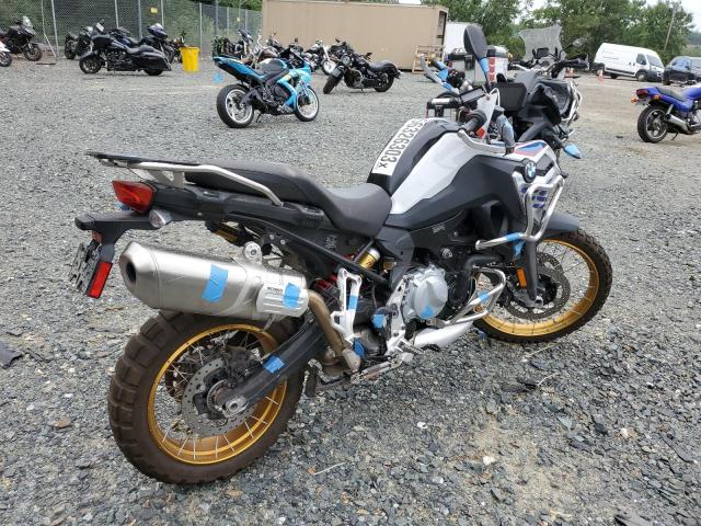 WB10B1902KZ790271 - 2019 BMW F 850 GS TWO TONE photo 4