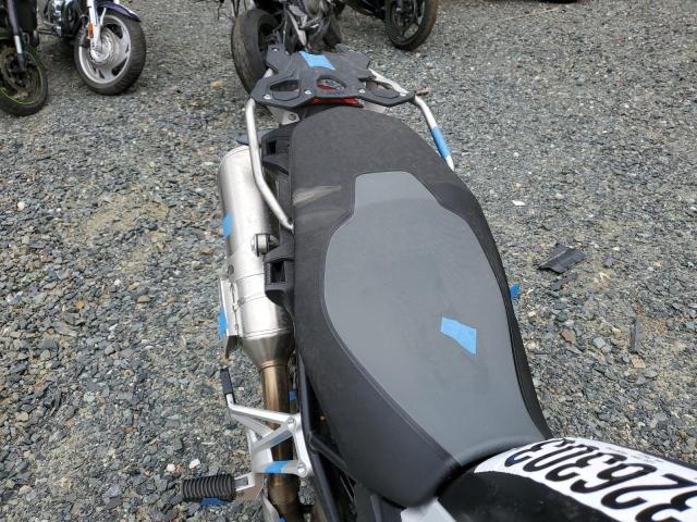 WB10B1902KZ790271 - 2019 BMW F 850 GS TWO TONE photo 6