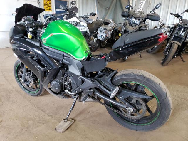 JKAEXEE11GDA21472 - 2016 KAWASAKI EX650 E GREEN photo 3