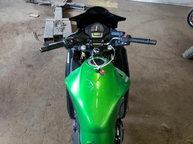 JKAEXEE11GDA21472 - 2016 KAWASAKI EX650 E GREEN photo 5