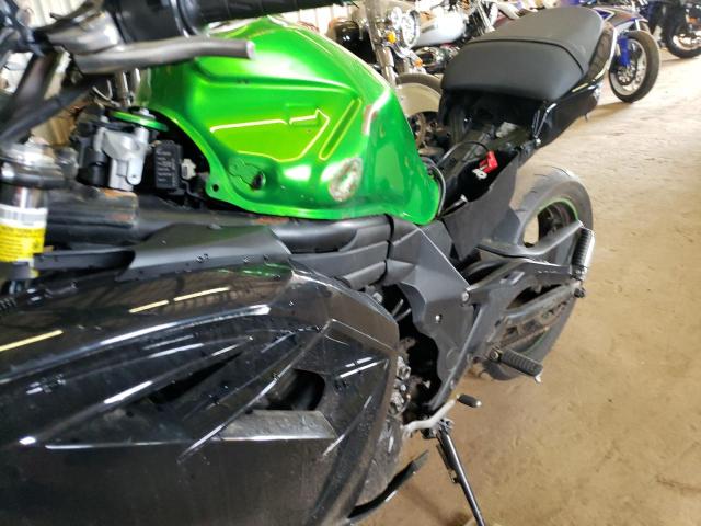 JKAEXEE11GDA21472 - 2016 KAWASAKI EX650 E GREEN photo 9