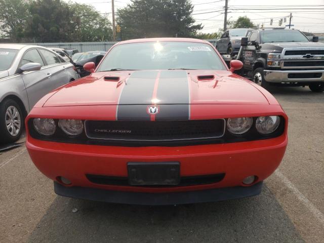 2B3CJ4DV8AH104161 - 2010 DODGE CHALLENGER SE RED photo 5