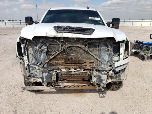 1GT12NEY1KF102157 - 2019 GMC SIERRA K2500 HEAVY DUTY WHITE photo 5