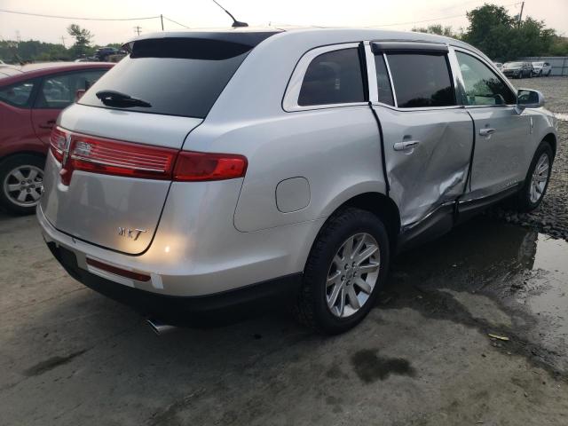 2LMHJ5NK0KBL00758 - 2019 LINCOLN MKT SILVER photo 3