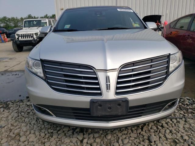 2LMHJ5NK0KBL00758 - 2019 LINCOLN MKT SILVER photo 5