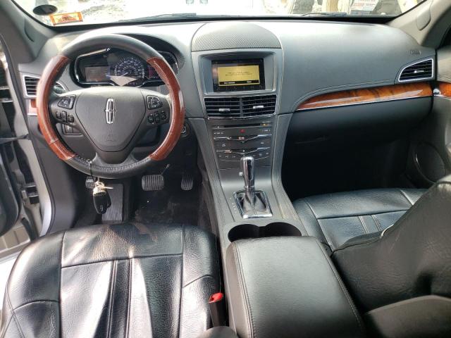 2LMHJ5NK0KBL00758 - 2019 LINCOLN MKT SILVER photo 8