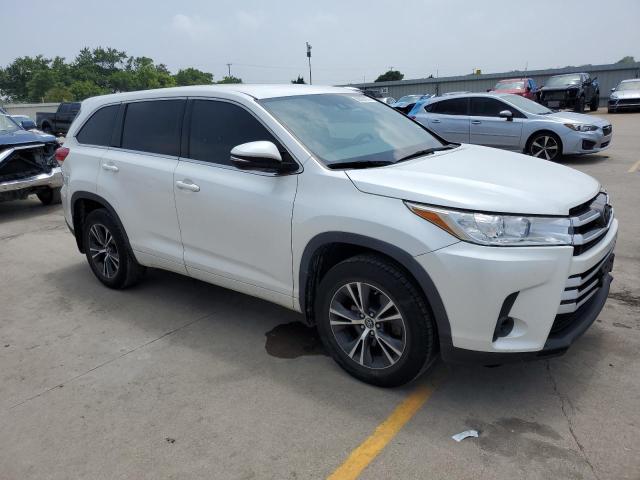 5TDZZRFH1JS276765 - 2018 TOYOTA HIGHLANDER LE WHITE photo 4