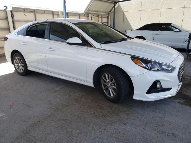 5NPE24AF1KH755996 - 2019 HYUNDAI SONATA SE WHITE photo 4