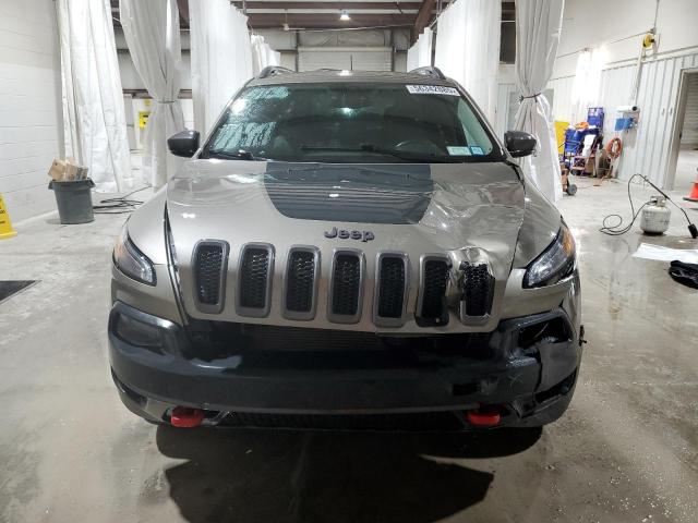1C4PJMBB4HW593615 - 2017 JEEP CHEROKEE TRAILHAWK GOLD photo 5