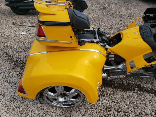 1HFSC47062A109448 - 2002 HONDA GL1800 YELLOW photo 6