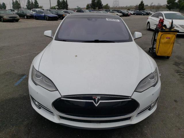 5YJSA1S22FF095763 - 2015 TESLA MODEL S 70D WHITE photo 5