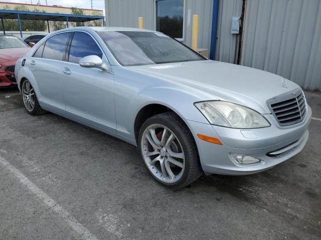 WDDNG71X37A037348 - 2007 MERCEDES-BENZ S 550 SILVER photo 4