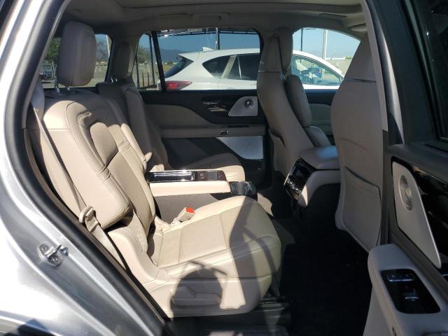 5LM5J7WCXNGL08068 - 2022 LINCOLN AVIATOR RESERVE Argent photo 11