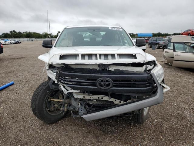 5TFRM5F18GX105783 - 2016 TOYOTA TUNDRA DOUBLE CAB SR/SR5 WHITE photo 5