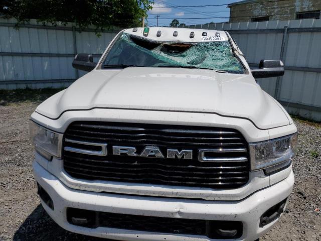 3C63R3LJ7KG660714 - 2019 RAM 3500 BIG HORN WHITE photo 5