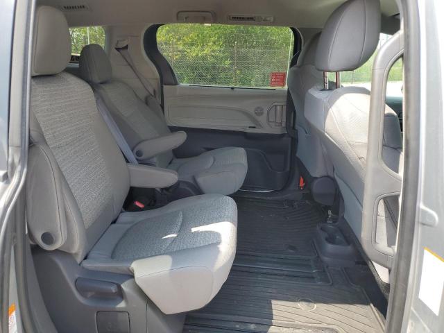 5TDKSKFC0MS036824 - 2021 TOYOTA SIENNA LE SILVER photo 11