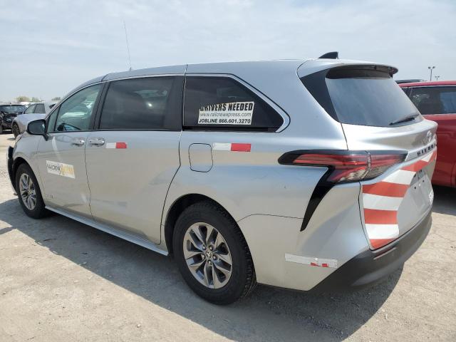 5TDKSKFC0MS036824 - 2021 TOYOTA SIENNA LE SILVER photo 2