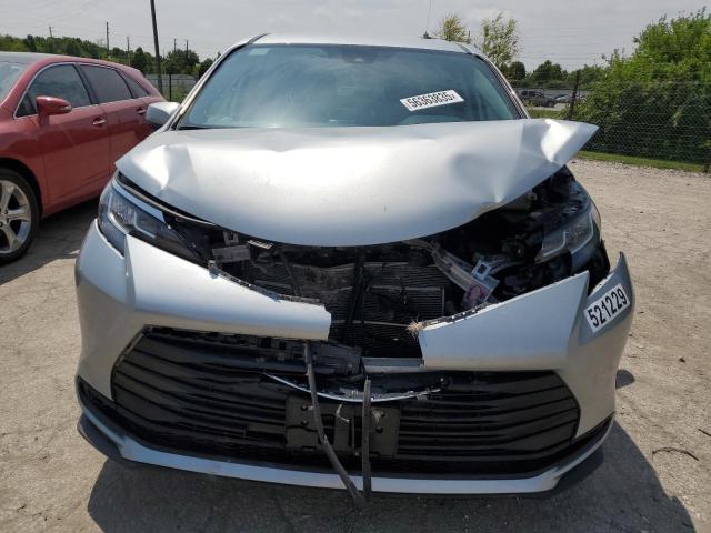 5TDKSKFC0MS036824 - 2021 TOYOTA SIENNA LE SILVER photo 5