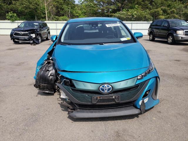JTDKARFP0J3094993 - 2018 TOYOTA PRIUS PRIM BLUE photo 5