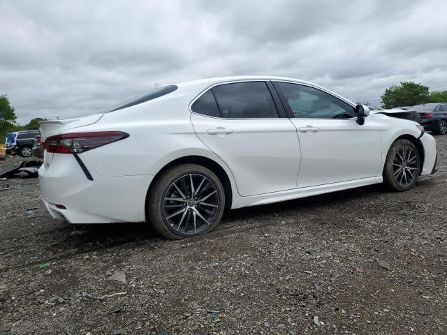 4T1G11AK1RU234103 - 2024 TOYOTA CAMRY SE NIGHT SHADE WHITE photo 3