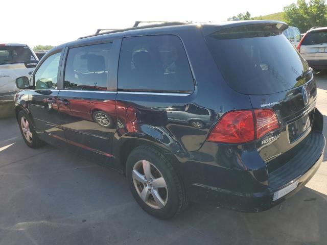 2V4RW3DG4BR691885 - 2011 VOLKSWAGEN ROUTAN SE BLACK photo 2