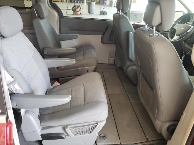 2A4RR5DX5AR387776 - 2010 CHRYSLER TOWN & COU TOURING RED photo 11