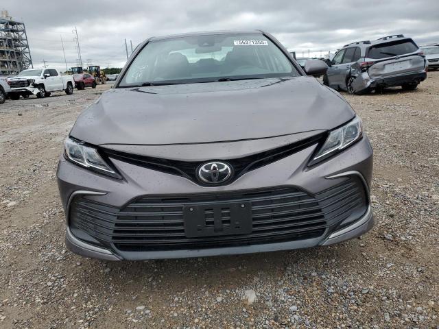 4T1C11AK8NU642641 - 2022 TOYOTA CAMRY SE LE 灰色 照片 5