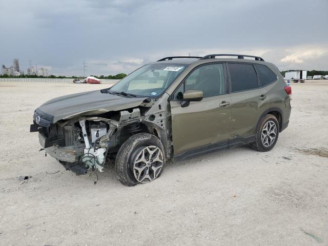 2022 SUBARU FORESTER PREMIUM, null