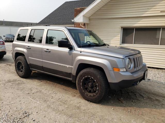 1C4NJRFB9GD782947 - 2016 JEEP PATRIOT LATITUDE SILVER photo 4