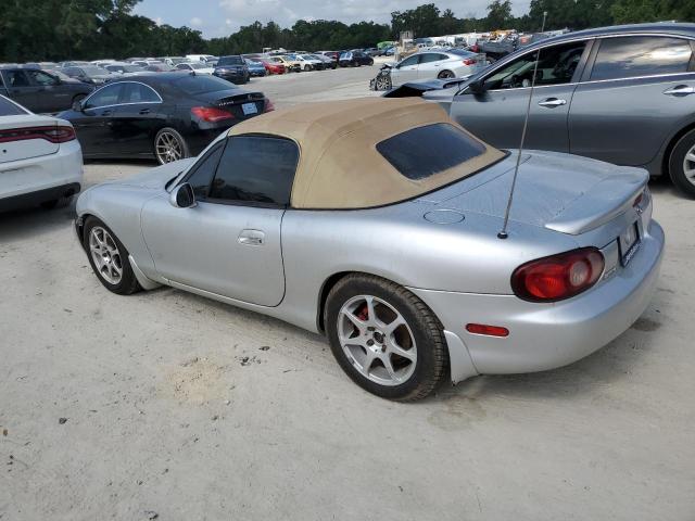 JM1NB353710201531 - 2001 MAZDA MX-5 MIATA BASE SILVER photo 2