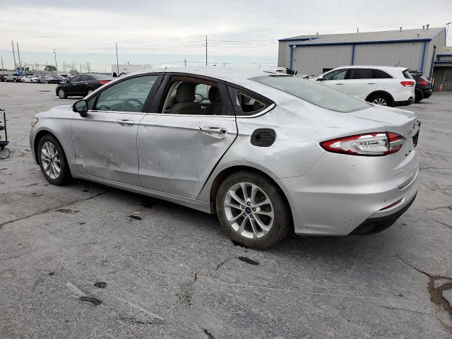 3FA6P0HD9KR234501 - 2019 FORD FUSION SE SILVER photo 2