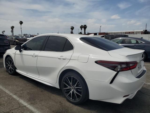 4T1G11AKXPU090113 - 2023 TOYOTA CAMRY SE NIGHT SHADE WHITE photo 2