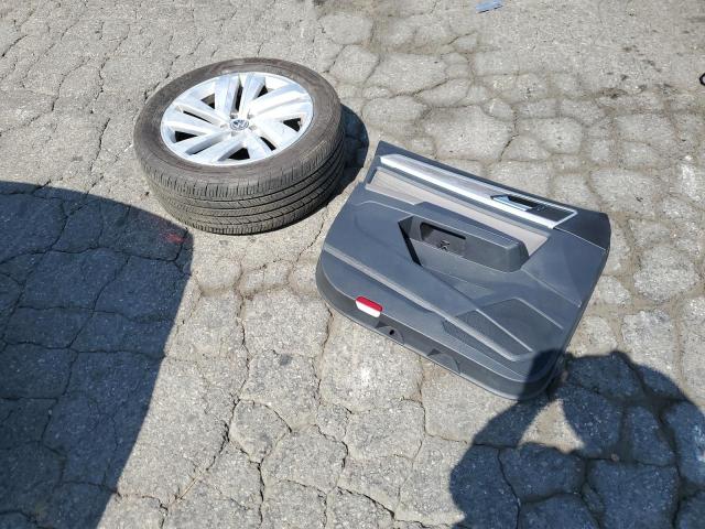 1V2JE2CA5PC204533 - 2023 VOLKSWAGEN ATLAS CROS SE Gris photo 13