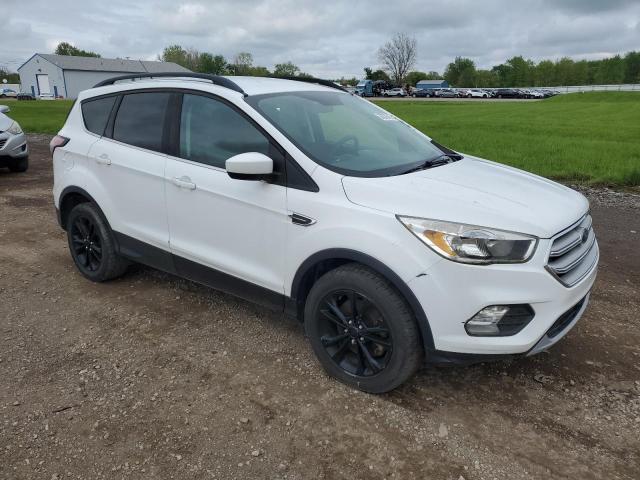 1FMCU9G97JUB48596 - 2018 FORD ESCAPE SE Ақ фото 4