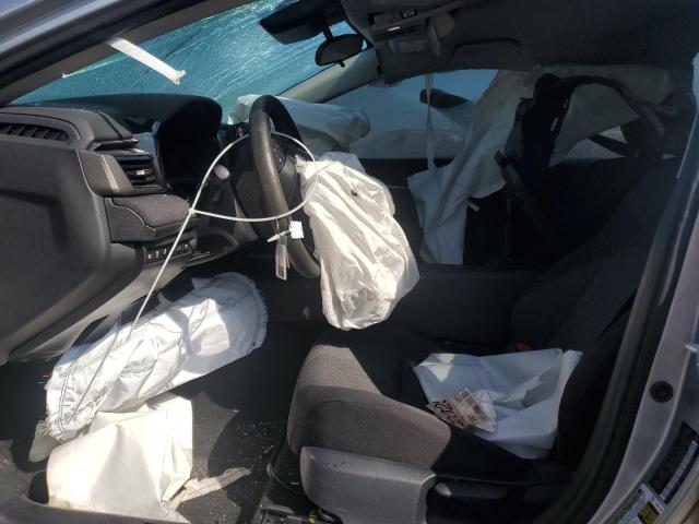 4T1DAACK1SU529384 - 2025 TOYOTA CAMRY XSE 银色 照片 7