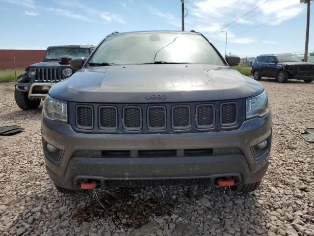 3C4NJDDB2KT627942 - 2019 JEEP COMPASS TRAILHAWK CHARCOAL photo 5