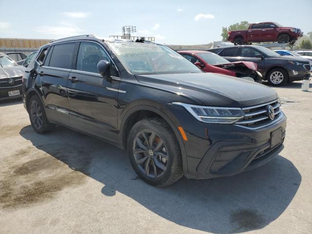 3VVMB7AX7PM037975 - 2023 VOLKSWAGEN TIGUAN SE Սև լուսանկար 4