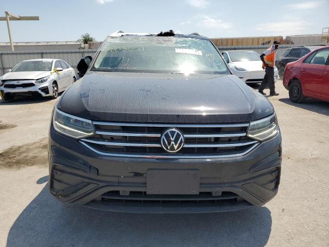 3VVMB7AX7PM037975 - 2023 VOLKSWAGEN TIGUAN SE Սև լուսանկար 5