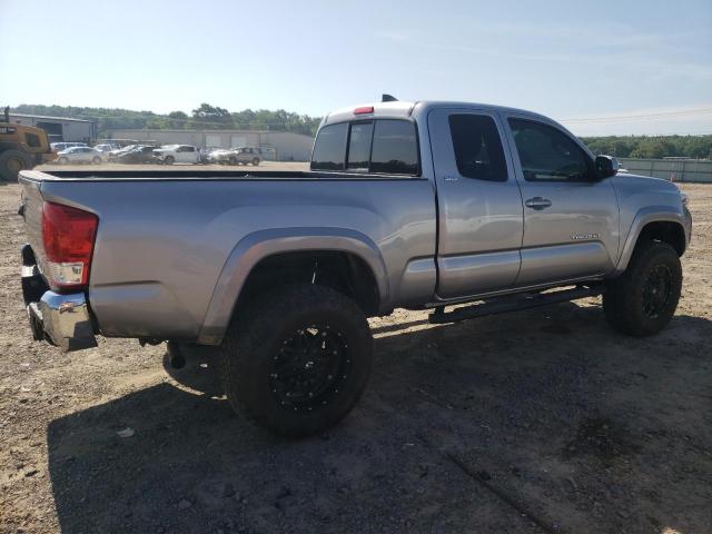 5TFSZ5AN9HX080973 - 2017 TOYOTA TACOMA ACCESS CAB ვერცხლისფერი ფოტო 3
