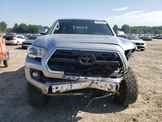 5TFSZ5AN9HX080973 - 2017 TOYOTA TACOMA ACCESS CAB ვერცხლისფერი ფოტო 5