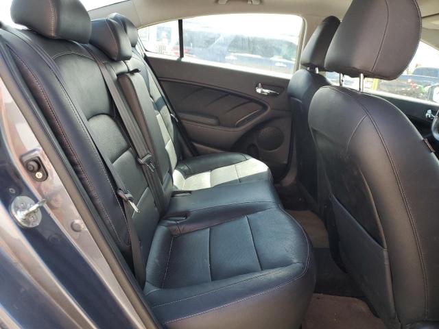 3KPFN4A81JE188625 - 2018 KIA FORTE EX ნაცრისფერი ფოტო 10