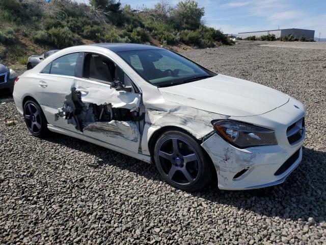 WDDSJ4GB6JN509749 - 2018 MERCEDES-BENZ CLA 250 4MATIC WHITE photo 4