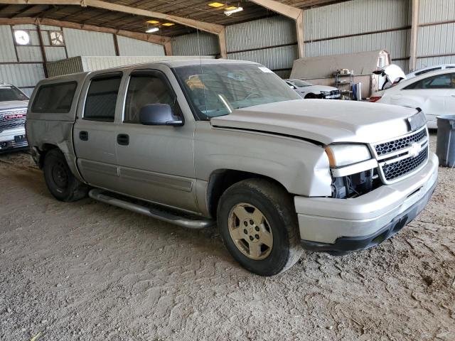 2GCEC13Z571136023 - 2007 CHEVROLET SILVERADO C1500 CLASSIC CREW CAB SILVER photo 4