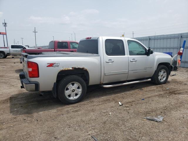 3GCPKSE37BG221309 - 2011 CHEVROLET SILVERADO K1500 LT GRAY photo 3