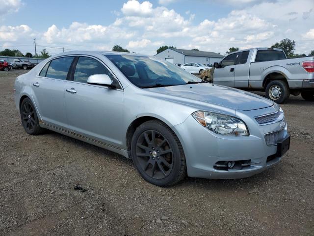 1G1ZE5E11BF337406 - 2011 CHEVROLET MALIBU LTZ 银色 照片 4