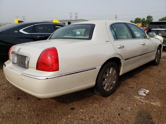 1LNHM83W74Y601298 - 2004 LINCOLN TOWN CAR ULTIMATE SILVER photo 3