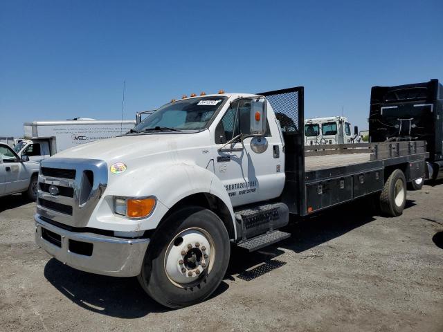 3FRWF6FA3BV557204 - 2011 FORD F650 SUPER DUTY WHITE photo 2