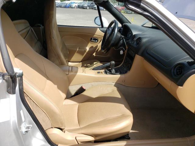 JM1NB353510202144 - 2001 MAZDA MX-5 MIATA BASE WHITE photo 10