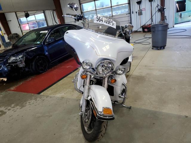 1HD1FC4128Y688750 - 2008 HARLEY-DAVIDSON FLHTCUI 白色 照片 2