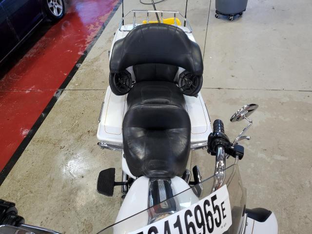 1HD1FC4128Y688750 - 2008 HARLEY-DAVIDSON FLHTCUI 白色 照片 5